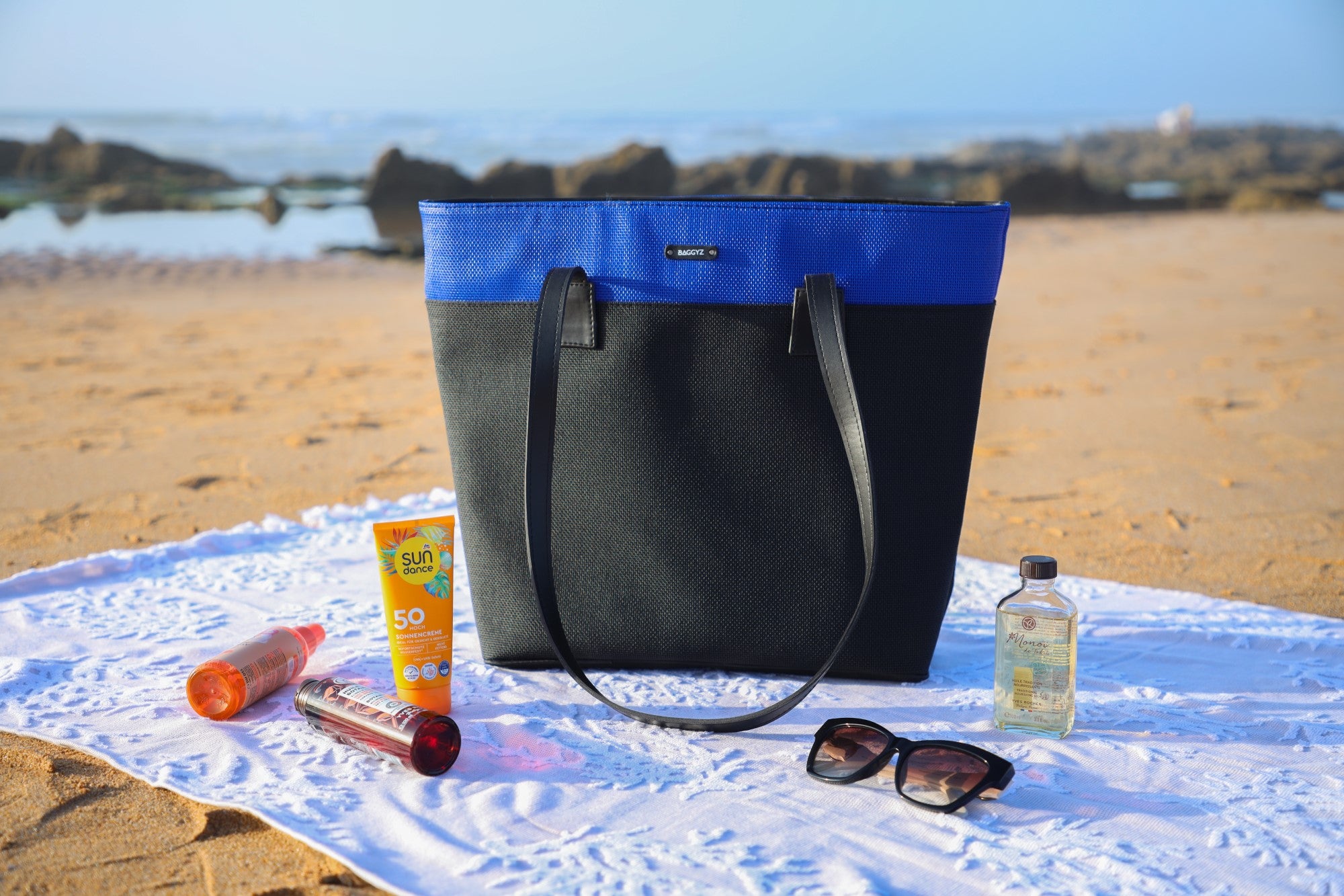 SAC DE PLAGE RAYÉ EN 2 TONS (BLEU FONCÉ/NOIR)