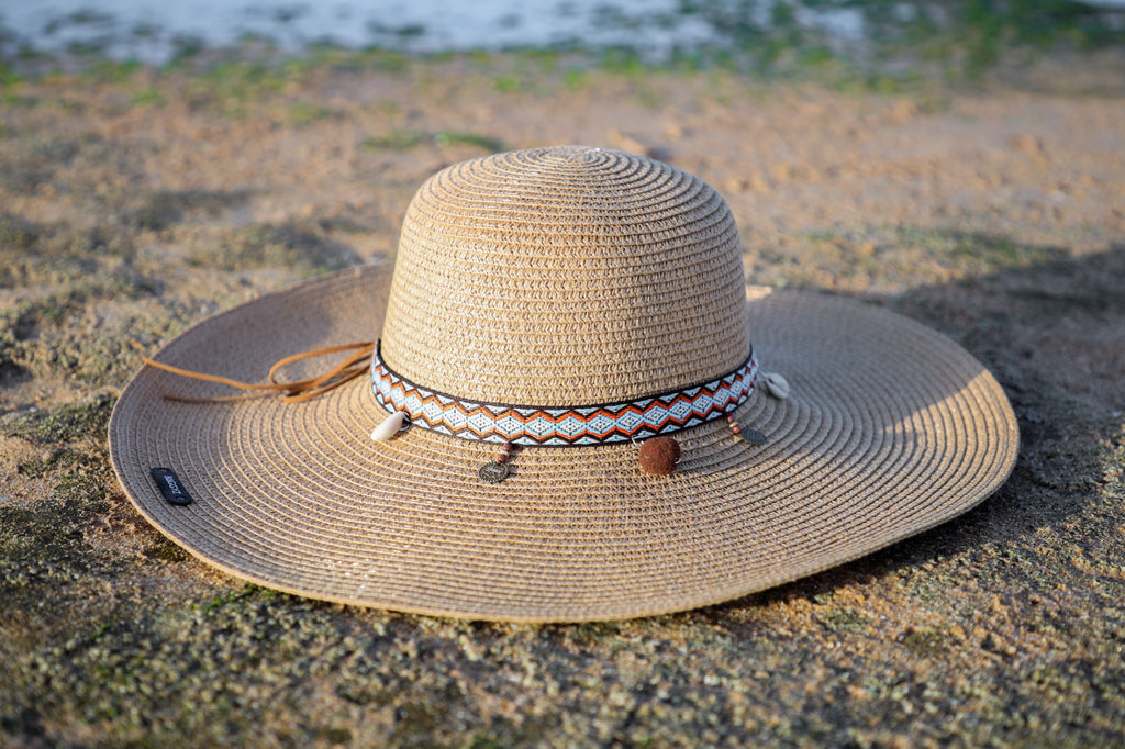 CHAPEAU DE PLAGE ELEGANT EN MARRON