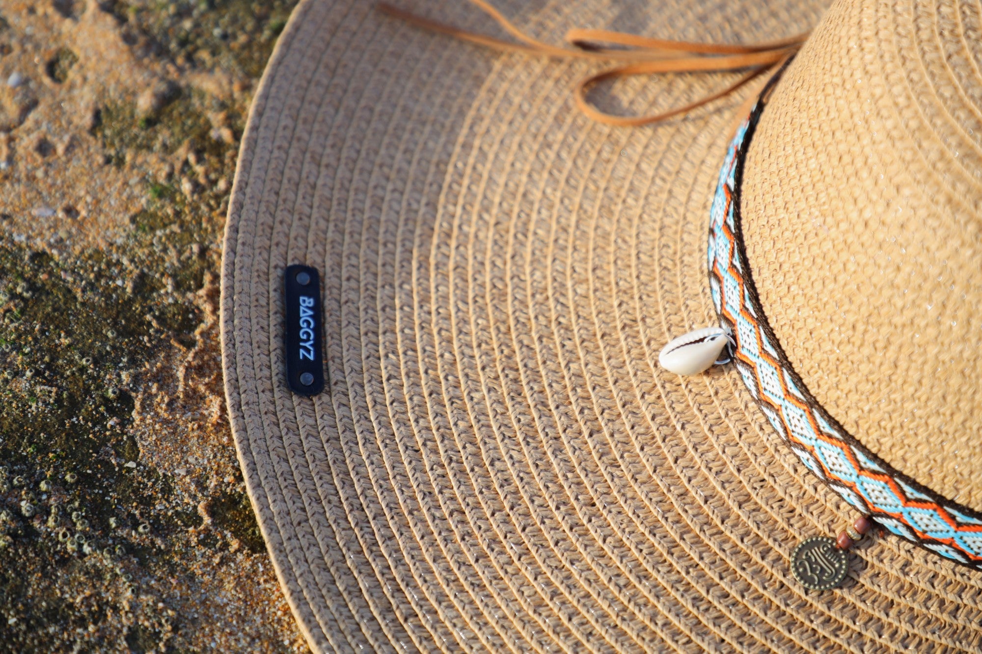 CHAPEAU DE PLAGE ELEGANT EN MARRON