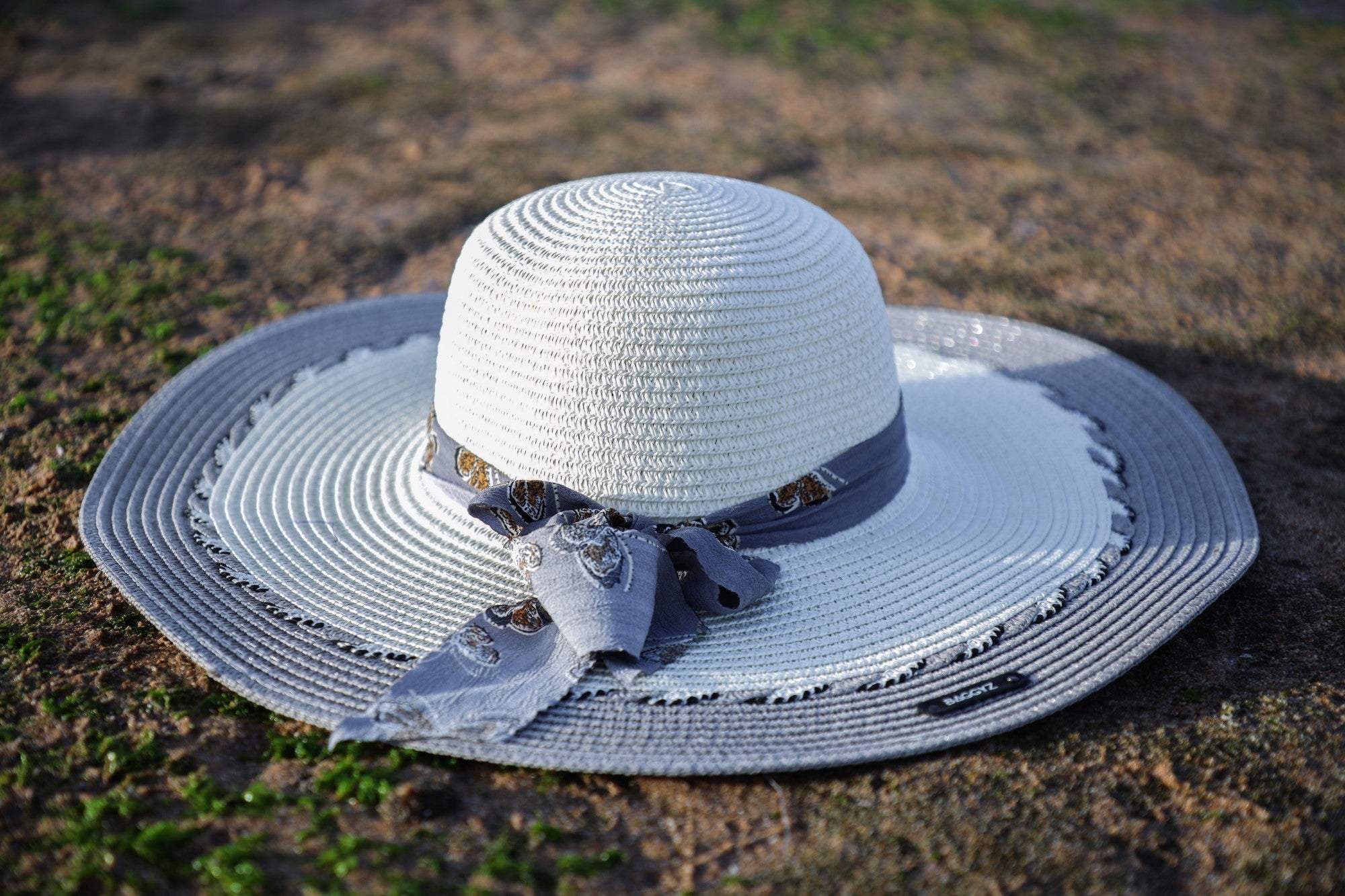 CHAPEAU DE PLAGE ELEGANT EN 2 COULEURS