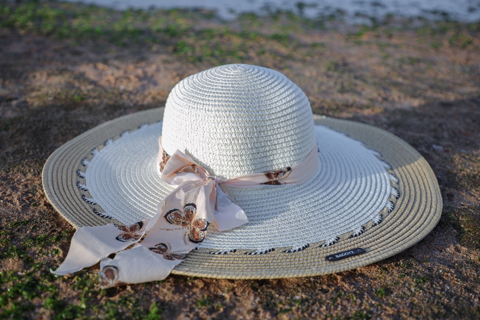 CHAPEAU DE PLAGE ELEGANT EN 2 COULEURS