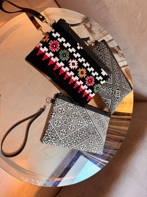 POCHETTE/TROUSSE  BERBERE NOIRE 2